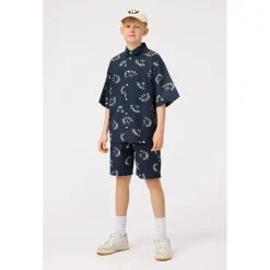 Avart Shorts Smile Words><noscript><img width=