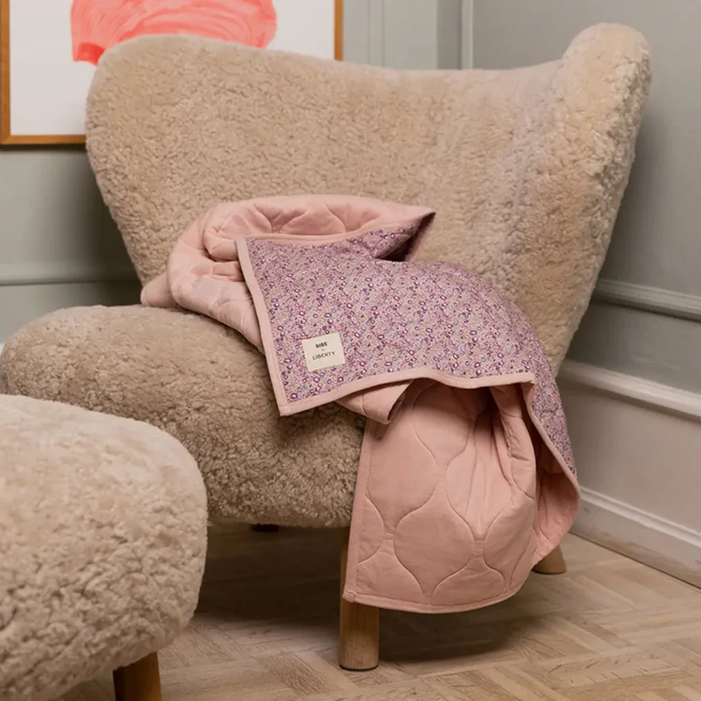 x Liberty Quiltad Filt Eloise - Blush>BIBS Outlet