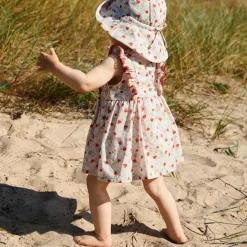 Chloe Solhatt Rose Strawberries><noscript><img width=
