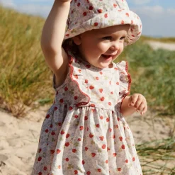 Chloe Solhatt Rose Strawberries><noscript><img width=