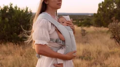 Embrace Mesh Bärsele Soft Grey>Ergobaby Hot