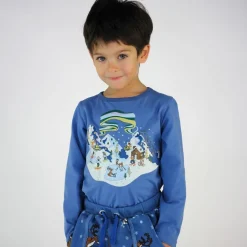T-shirt i Federal Blue med vinterlandskapsdesign><noscript><img width=