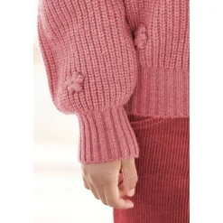 Ulltröja med Pom-Pom Blommor><noscript><img width=