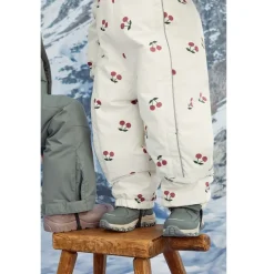 Val D'Isere Mönstrad Vinteroverall Med Körsbär Gräddvit><noscript><img width=